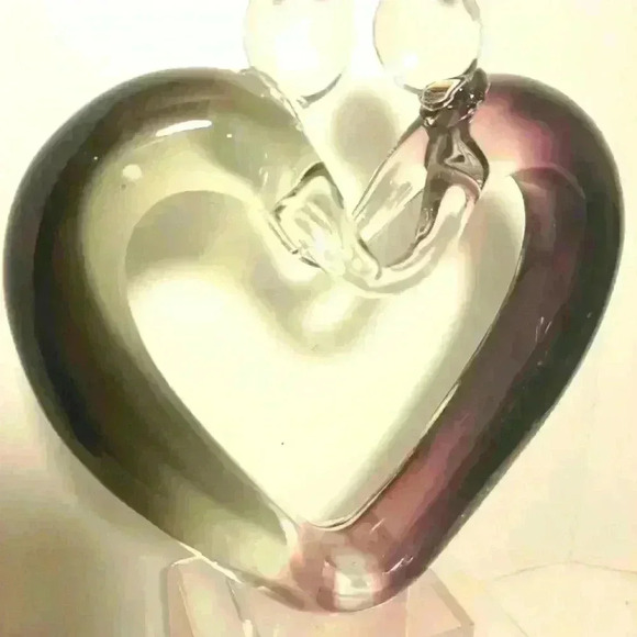 Art Glass Sculpture.  Amethyst and Charcoal. Intertwined Hearts. Mint Condition. - Picture 1 of 4